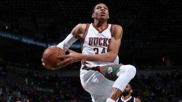 nba手掌最大的人握球,nba手掌最大的人奥尼尔