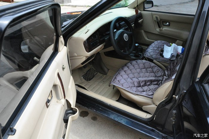 桑塔纳3000情怀版,桑塔纳3000和桑塔纳经典的区别