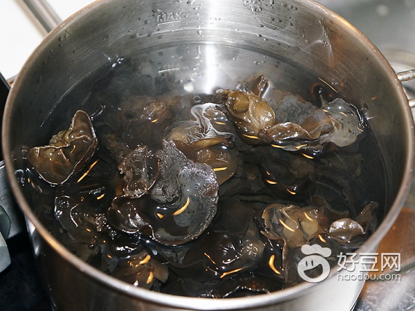 黑白木耳搭配有妙用,黑木耳怎么炒吃补血最好