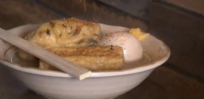 这家在街角开了60年的小摊，只卖一种料理，连个座位都没有，却把大家都暖哭了