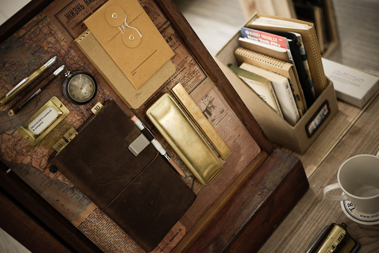 承认吧，开学只是你换新文具的借口而已