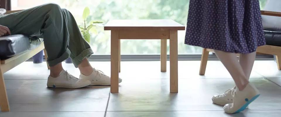 永远买不够的小白鞋｜这4双会是你特立独行的最后一击！