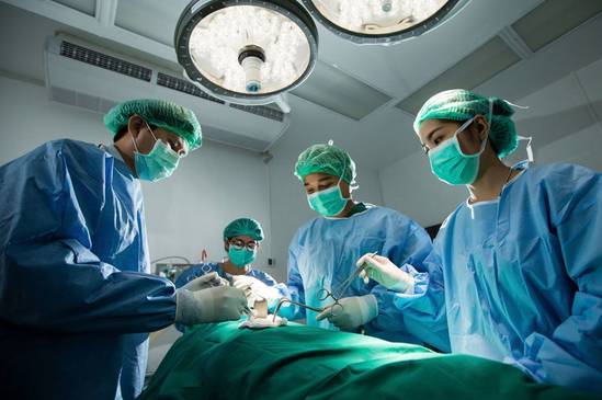 手长脚长似“蜘蛛人”，肇东一姐弟26岁“准时”发病，基因来自35岁去世的妈妈