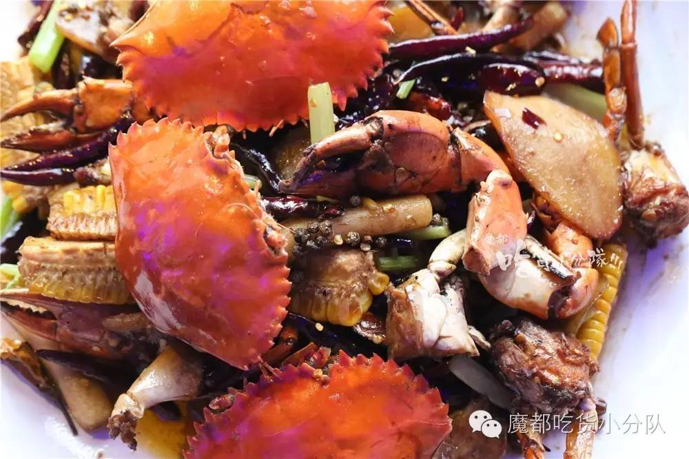 看到这家店的头牌，下意识就是举报！