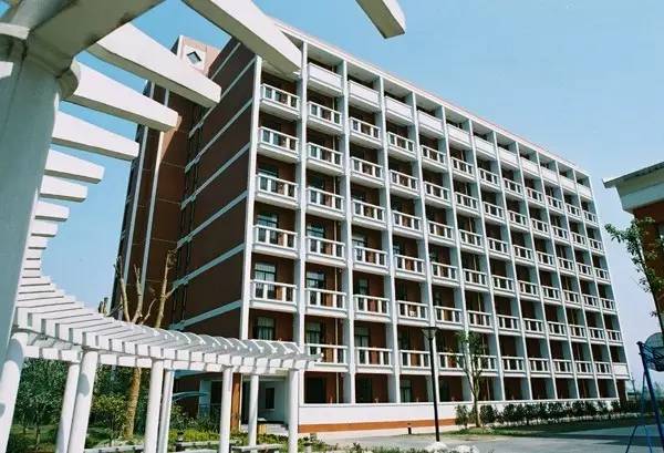 上海十大民办土豪学校,上海哪个大学有钱人最多