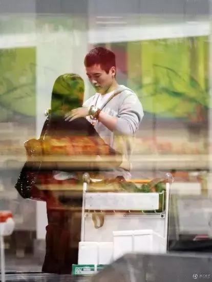 董璇和女儿的最新照片,董璇和女儿全照