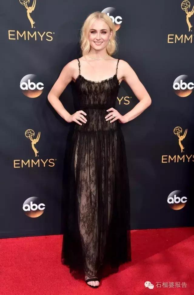 让你穿出独一无二的效果,一套衣服穿出你意想不到的美