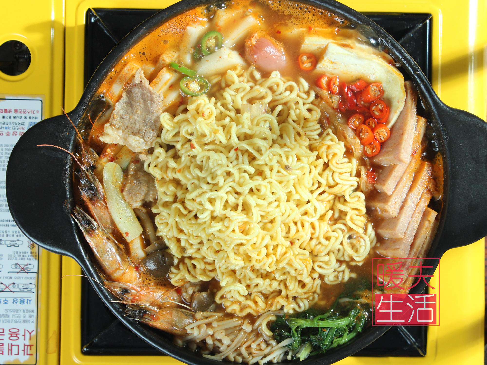 咕嘟咕嘟沸腾的火锅,不腻的部队火锅