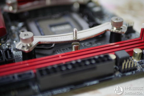 猫头鹰u9s散热器,猫头鹰散热器u9s能压14600k吗