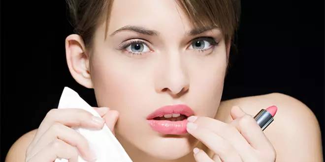 如何逆袭迷人薄唇,暗唇转色教程
