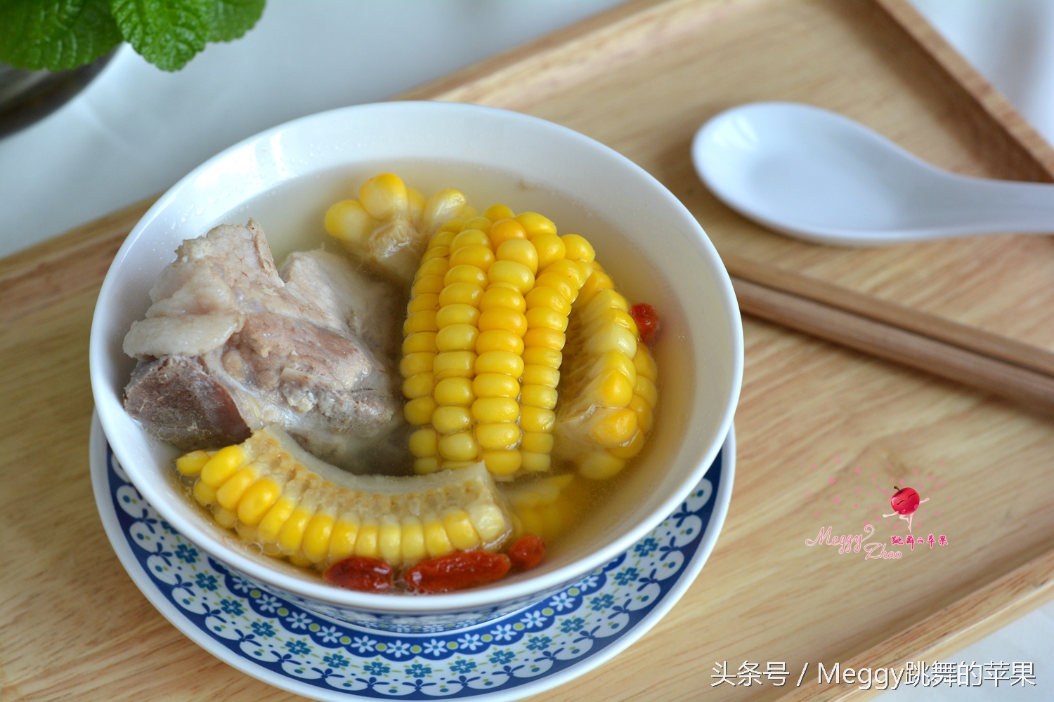 排骨汤放点什么药材有益于恢复,鲜而不腻的排骨汤