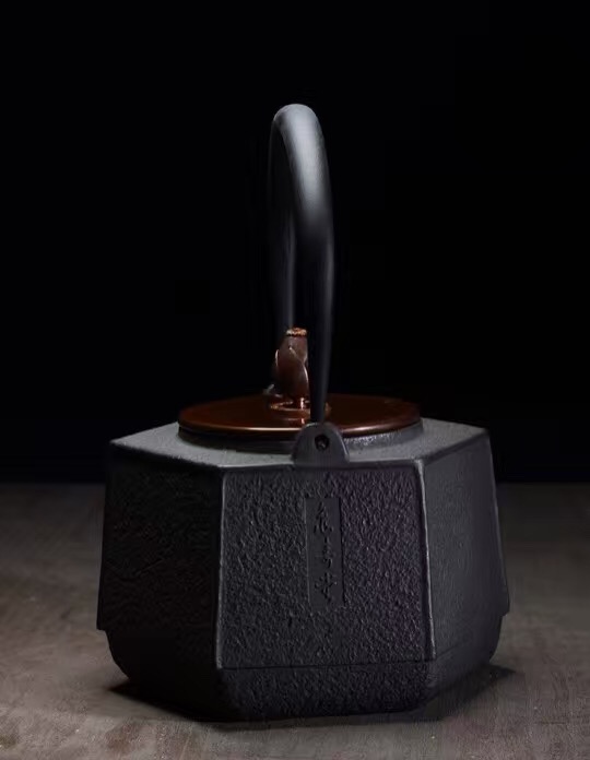 老铁壶的除锈和清理方法,老式铁壶不生锈怎么办