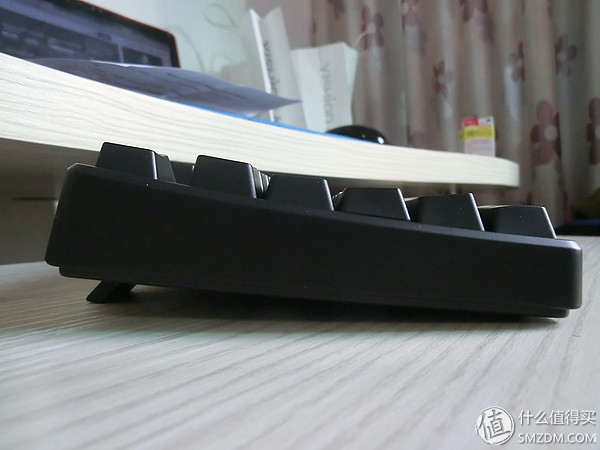 国产轴请继续努力!曜越TteSPORTS波塞冬ZRGB背光机械键盘评测