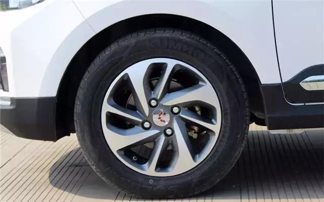 五菱宏光s1怎么样专家点评,五菱宏光s1是什么标志