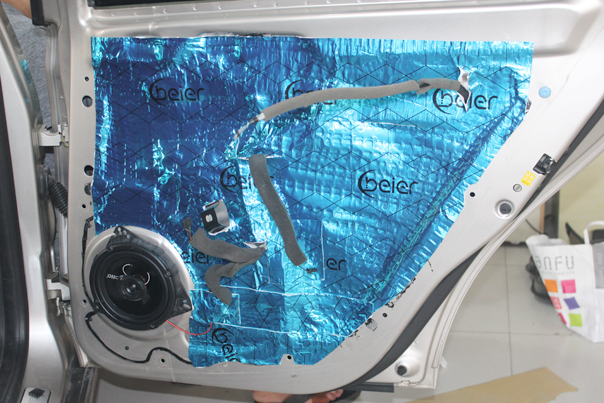 荣威550车底隔音隔热海绵垫,荣威550隔音改装案例