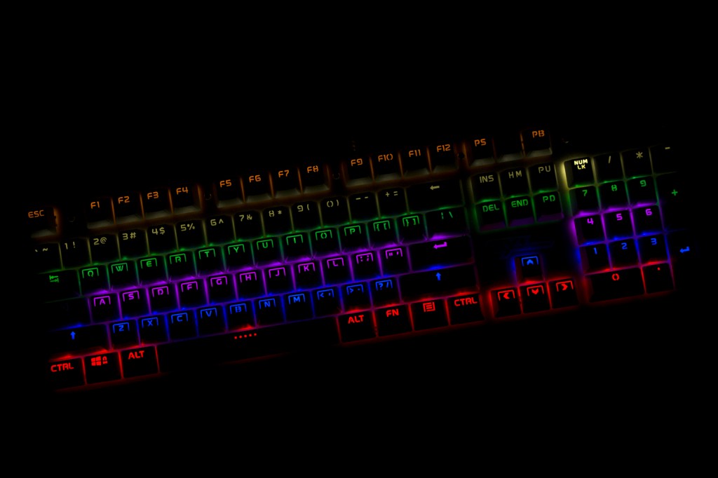 狼派青龙机械键盘怎么样,狼派虚空风暴怎么换轴