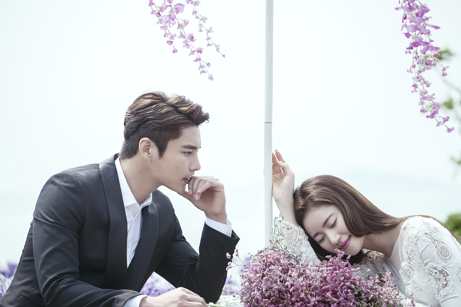 婚纱照姿势和表情大全,学习海边拍婚纱照姿势