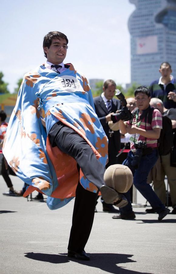 马卡报梅西晃倒博阿滕,马卡吐槽梅西完整版