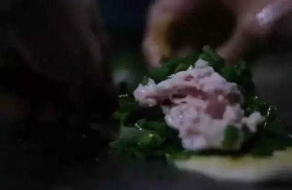 在上海米其林餐厅用餐,阿大葱油饼米其林