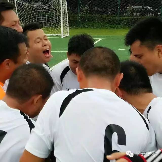 赛场竞技彰显青春活力,竞技场上的意气风发