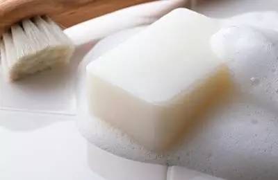 你洗澡用沐浴露还是香皂？医生说真相你一定猜不到！