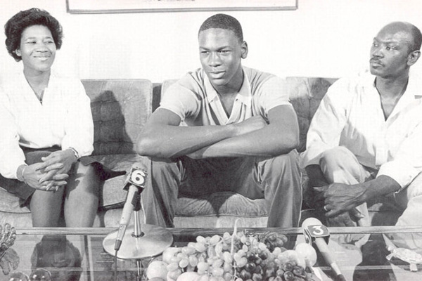 乔丹身高194还是198,乔丹身高和弹跳力各是多少