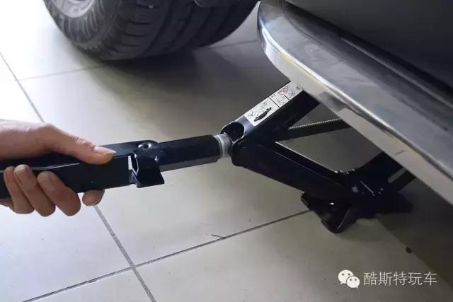 福特锐界的换轮胎教程,福特锐界更换轮胎推荐