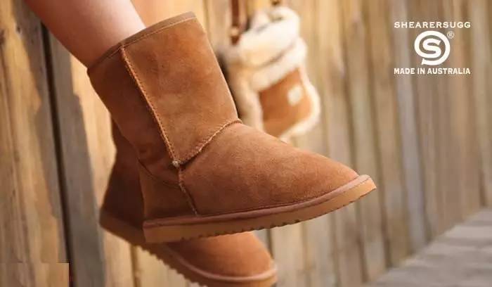 适合小个子冬天穿的雪地靴,腿短穿马丁靴还是雪地靴