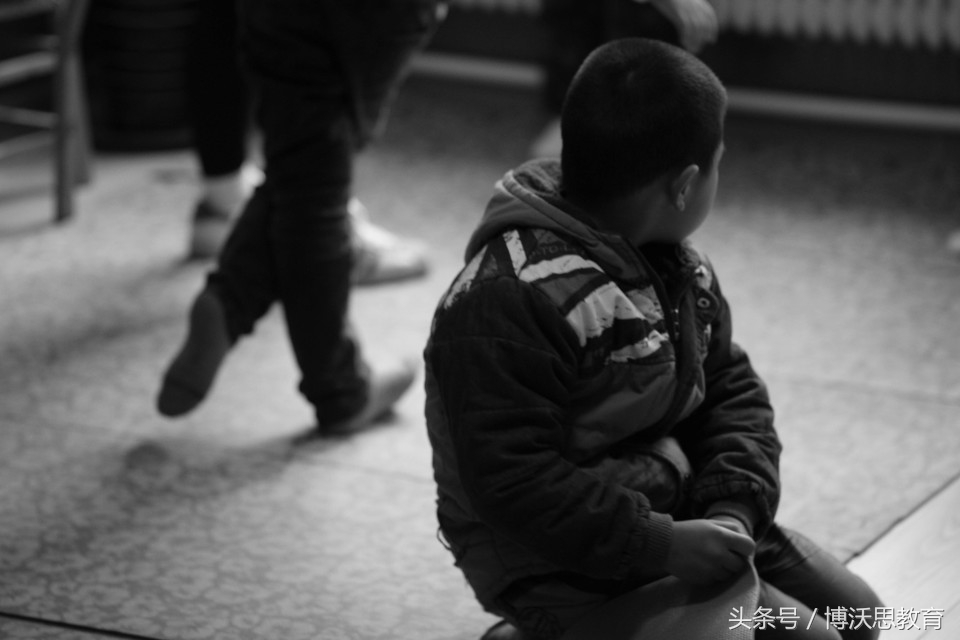 什么是自闭症自闭症有哪些表现,什么是自闭症如何治疗自闭症