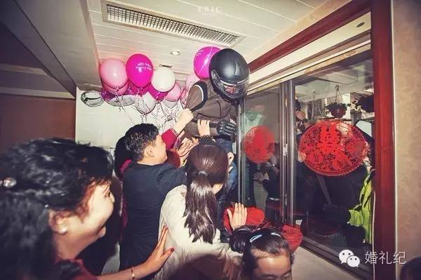 你有堵门*法大**我有破门大计，有新郎居然自带开锁匠