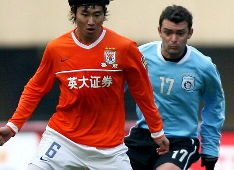 前国足第一后腰国奥惨败之夜他却不忘开房因叛逃鲁能沉沦