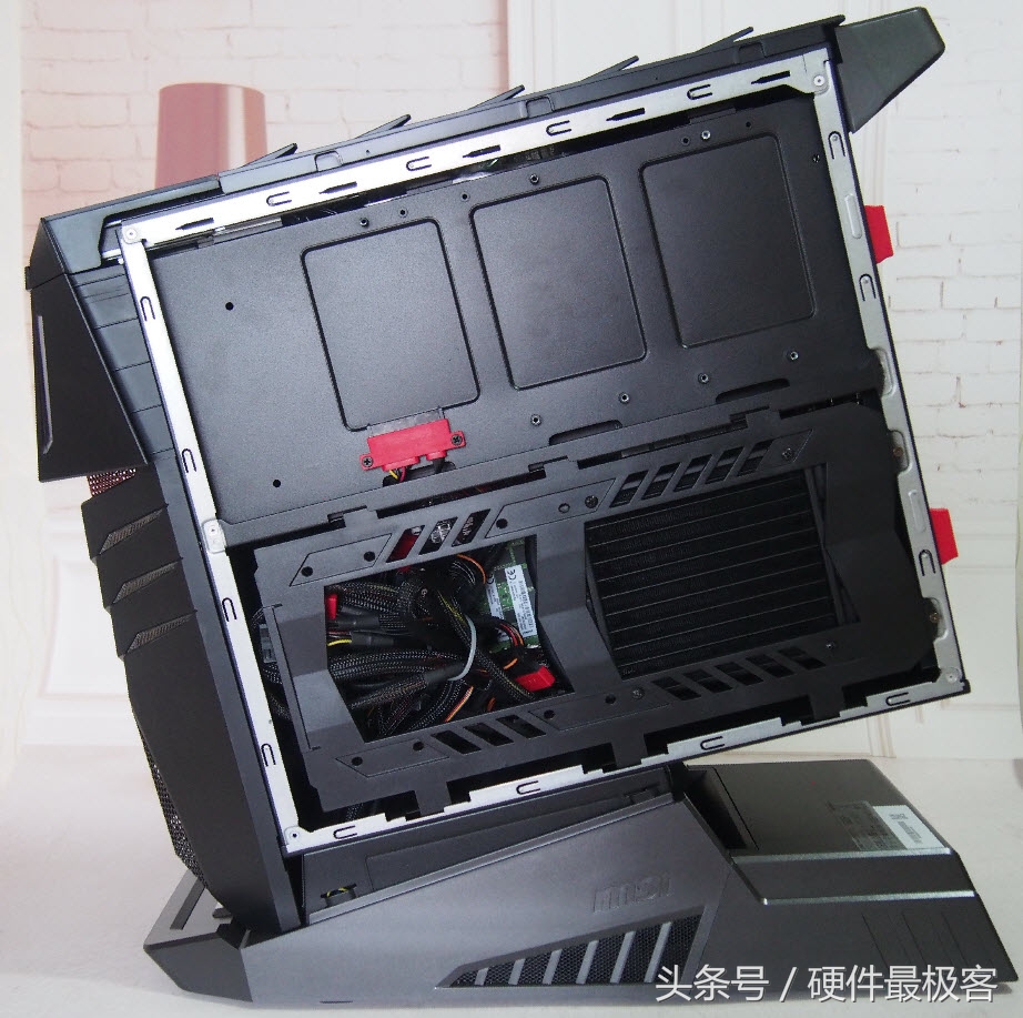 它确实是个大块头，玩游戏用它错不了！