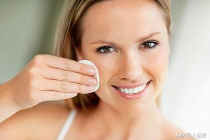 补水喷雾的正确打开方式,补水喷雾哪一步用才正确