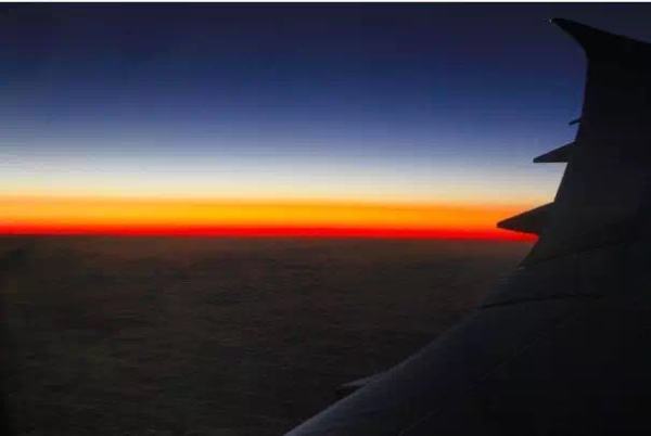 40个坐上飞机却无法远离现实的故事