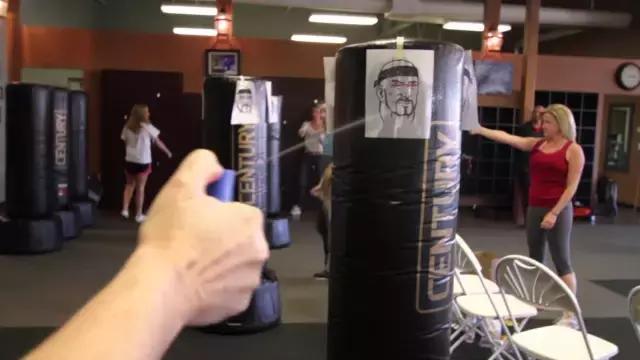 超模gigi防身,超模Gigi因携带大麻被抓