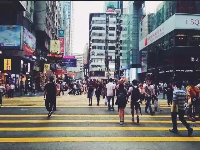 只是因为一个4000块钱的包，她就跟我分手