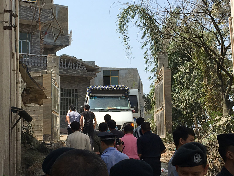 贵州花溪房屋倒塌,贵阳民房垮塌现场救援