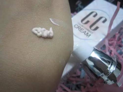 凯文老师推荐精华,学生党适合用的小众彩妆品牌