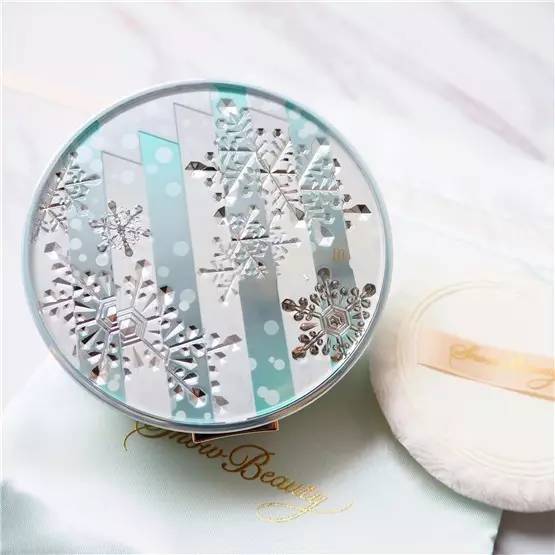 因淘推荐榜|这款被捧上天的心机蜜粉到底多好用？让你美够24小时！