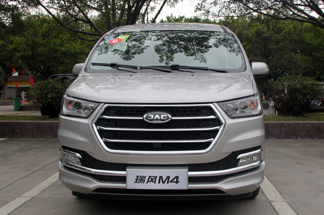实用派不失商务范儿试驾江淮瑞风M42.0L