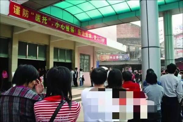 再看一眼！让我们道别守护东莞128年的“红楼”