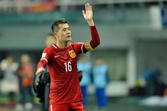 你知道国足输了，但你知道中国足坛还有一批高颜值球员吗？