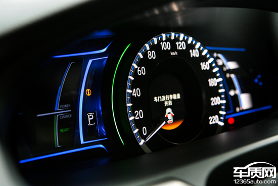 雅阁混动对比亚洲龙双擎试驾视频,雅阁2022款混动幻夜锐智版试驾