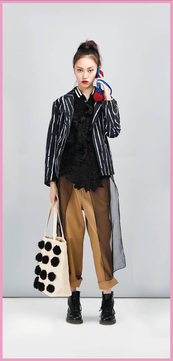 昨晚,我把初中时最爱的袜套翻了出来!