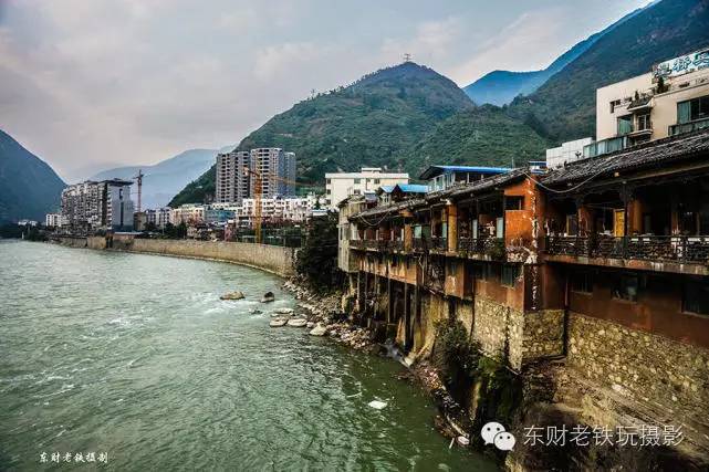 泸定桥因康熙御笔，红军一战，主席诗句而名扬天下！