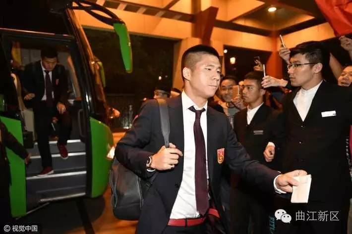 国足凯旋而归机场,国足圣朱雀2021