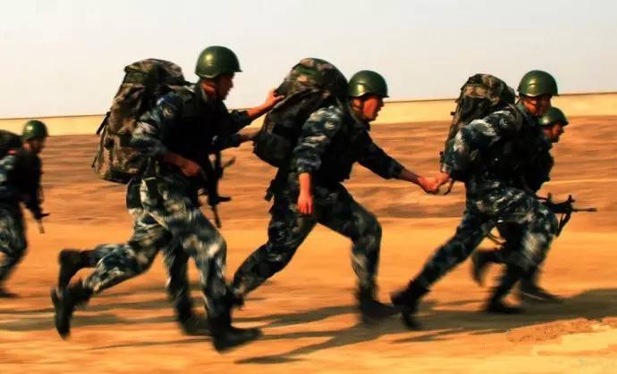 军人坚持坚守的句子,军人的坚守和舍弃