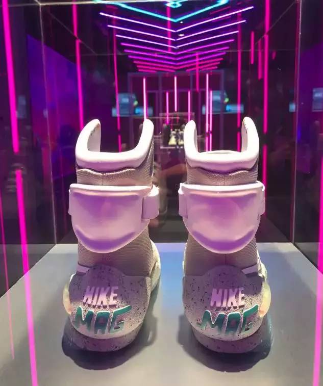 一支YSL就打发了女票,那一双NIKEMag呢?