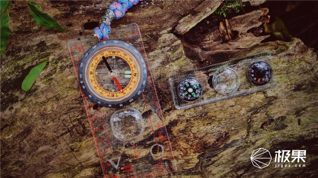 这盒子还没手掌大，里面的工具却比工具箱还全，野外保命全靠它