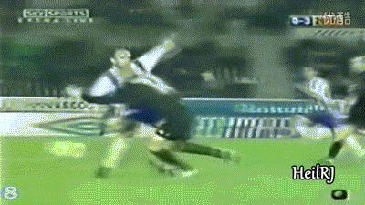 10大球星经典过人动作,那些帅到窒息的颜值